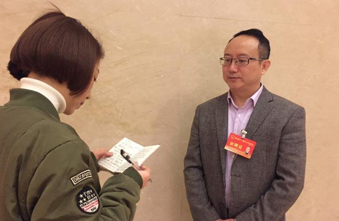 “劉金華評王長江離職演說:怎樣才能都不遺憾?” “劉金華評王長江離職演說:怎樣才能都不遺憾?”