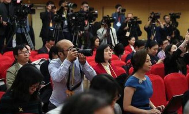 “老子說“炁”、“有無相生”,《量子力學》說明他的可能性,你能說他“唯 “老子說“炁”、“有無相生”,《量子力學》說明他的可能性,你能說他“唯