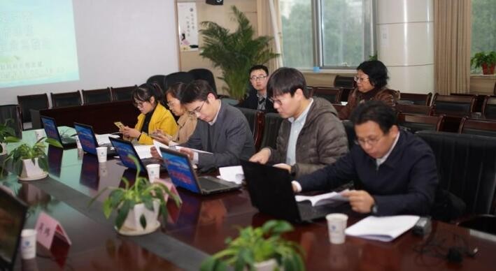 “毛主席:中國婦女解放的急先鋒” “毛主席:中國婦女解放的急先鋒”