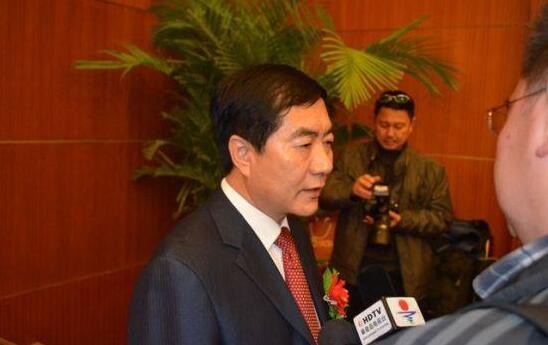 “毛澤東何叔衡出席中共一大,并創(chuàng)立中共第一個省支部” “毛澤東何叔衡出席中共一大,并創(chuàng)立中共第一個省支部”